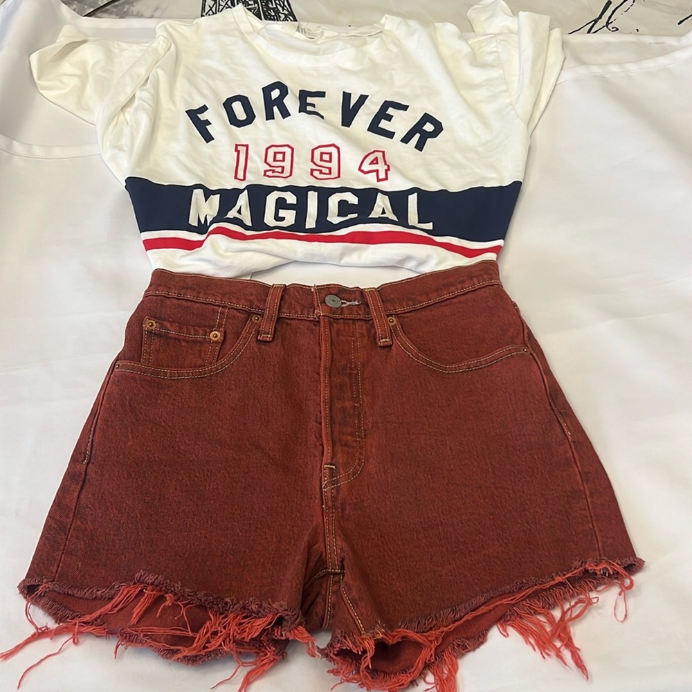 Levi’s 501 Burgundy Red Short